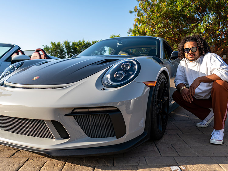 NFL player Eric Kendricks and his Porsche 911 GT3 RS