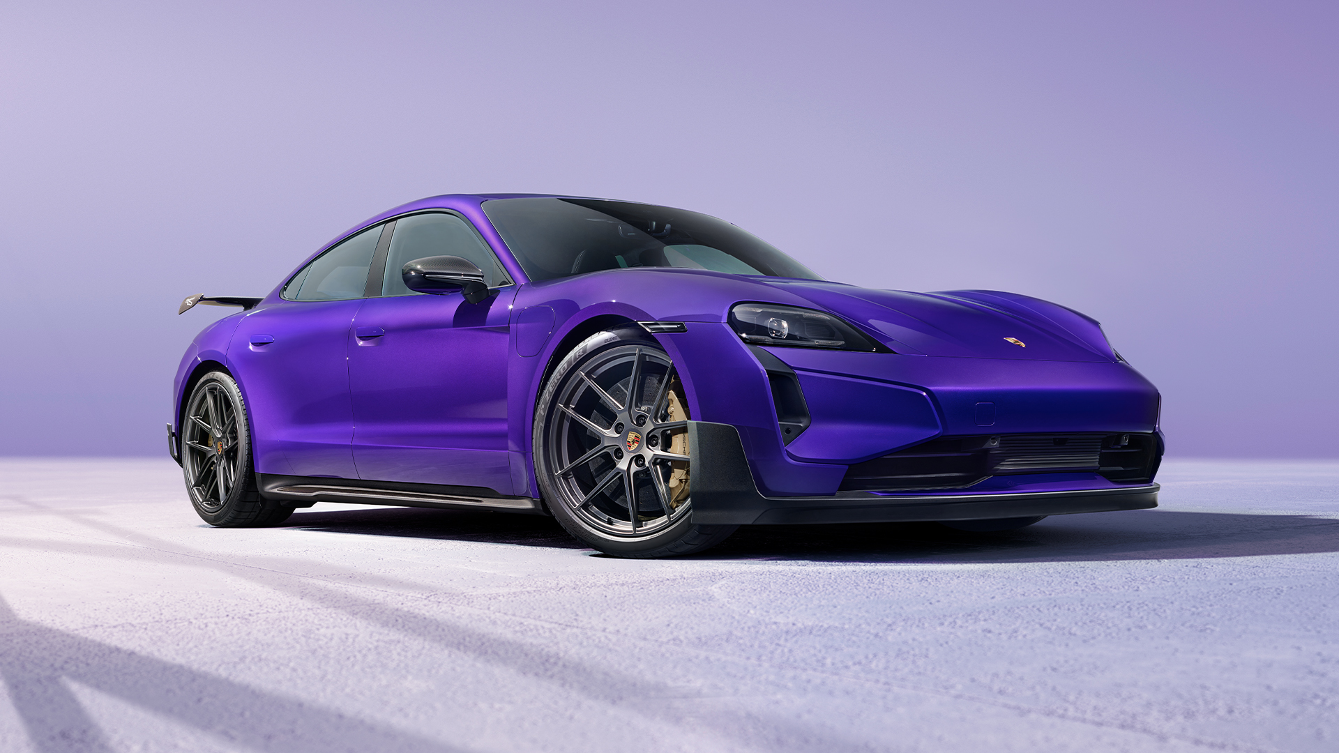 Porsche Taycan Turbo GT with Weissach Package desktop 3