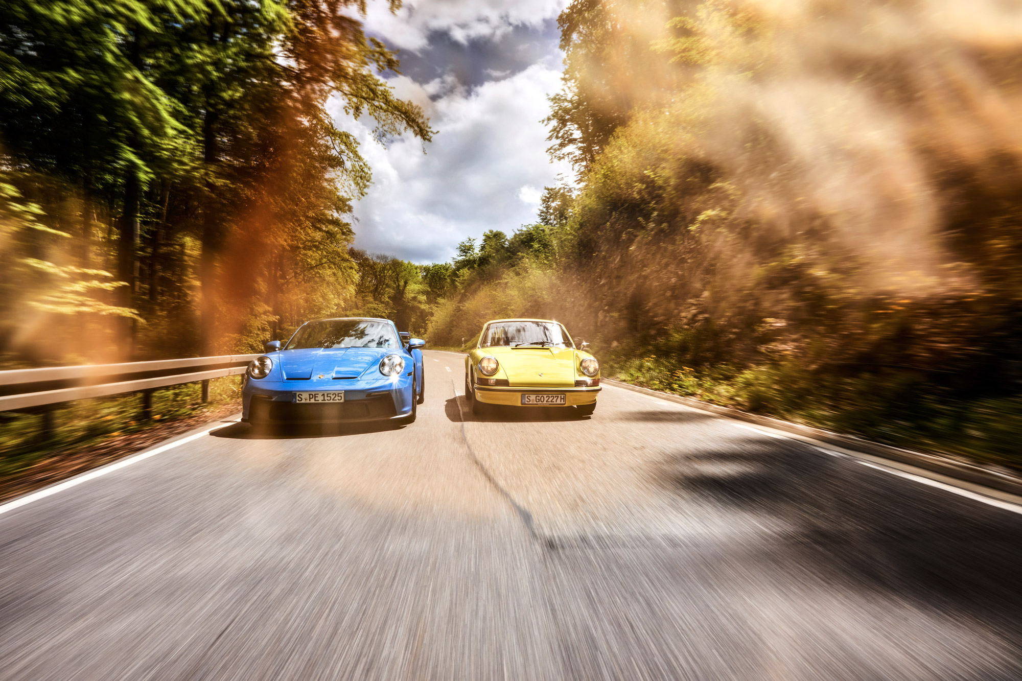 Porsche 911 GT3 and 911 RS 2.7 on the road