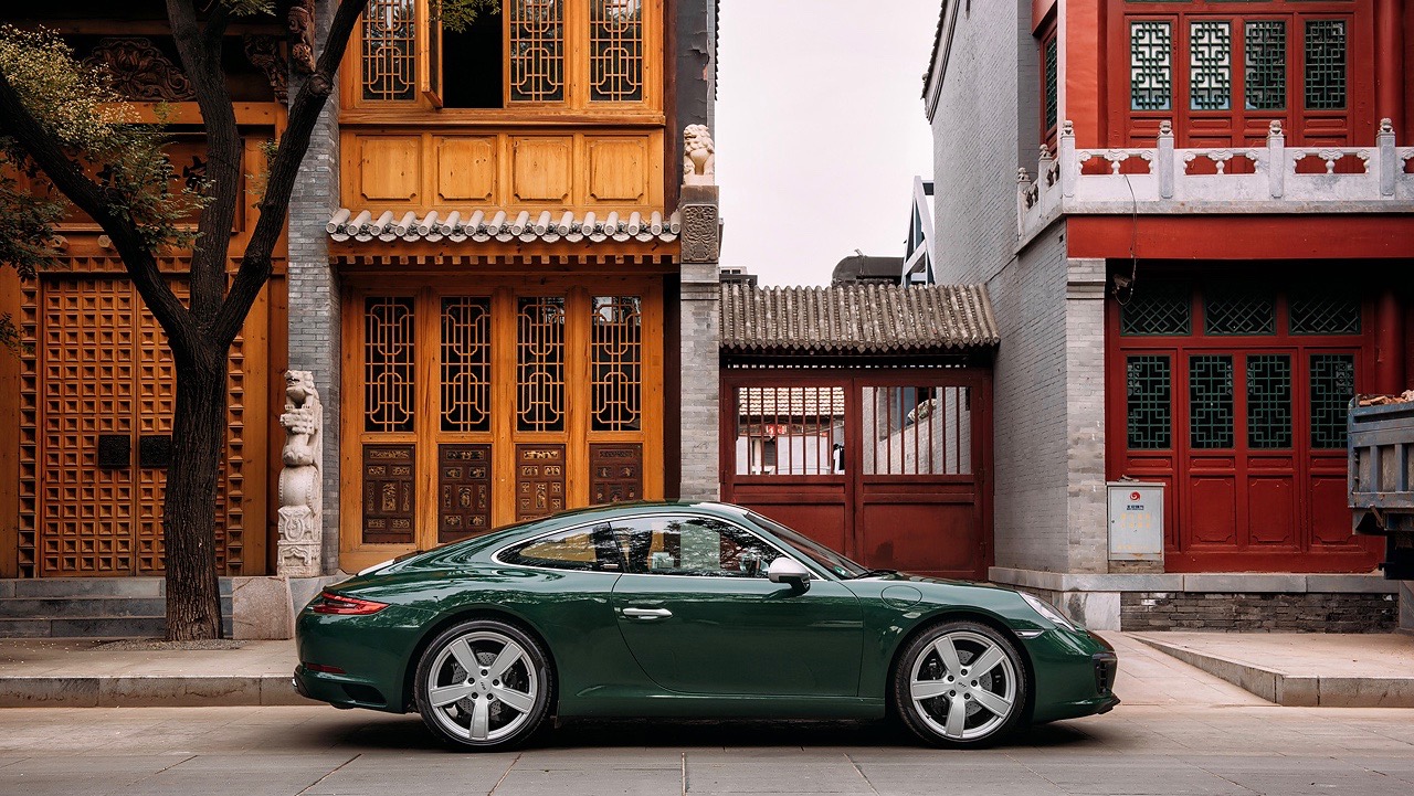 One millionth Porsche 911 in Irish Green in a Chinese street