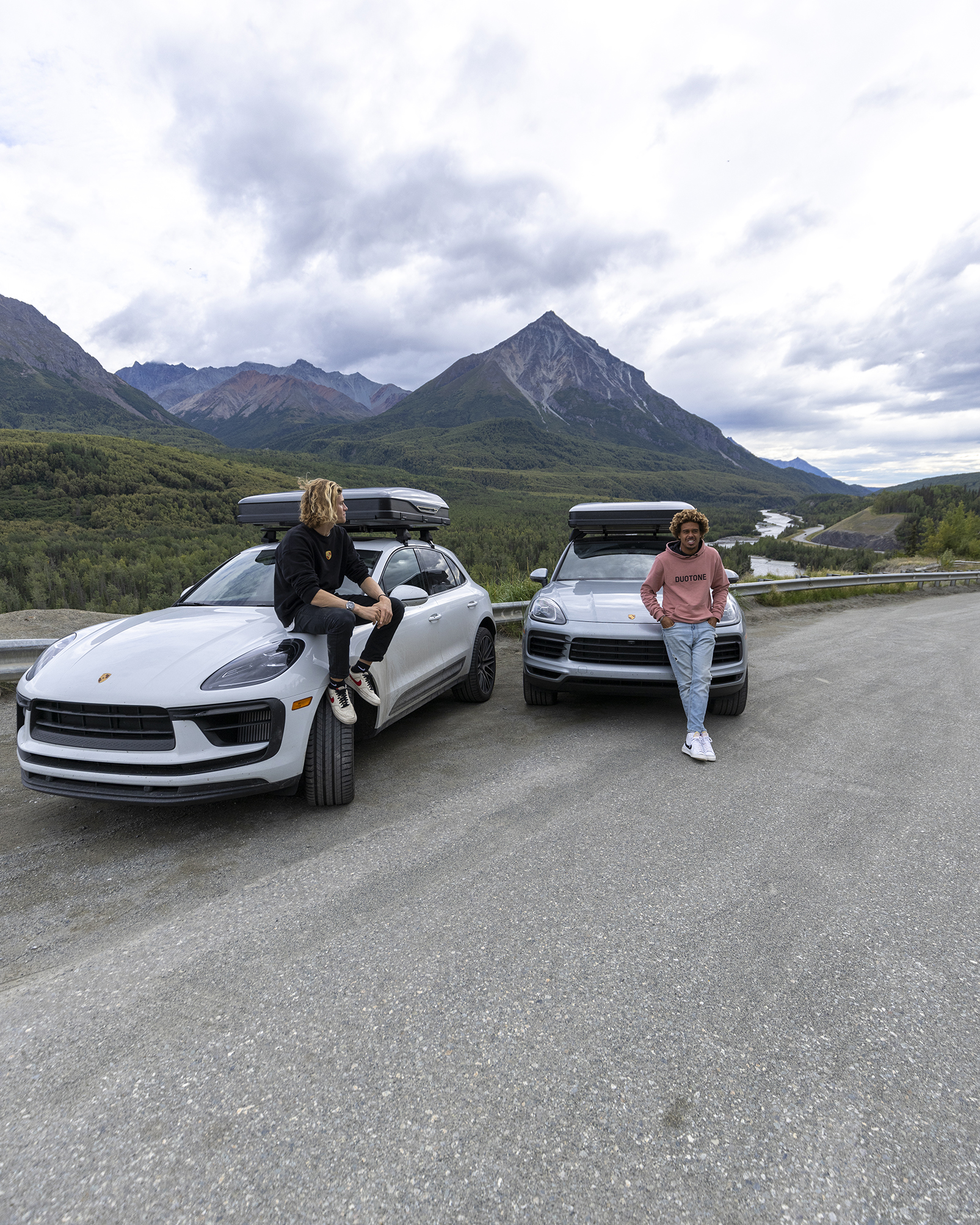 Liam Whaley, Matchu Lopes Almeida with Porsche Cayenne and Macan