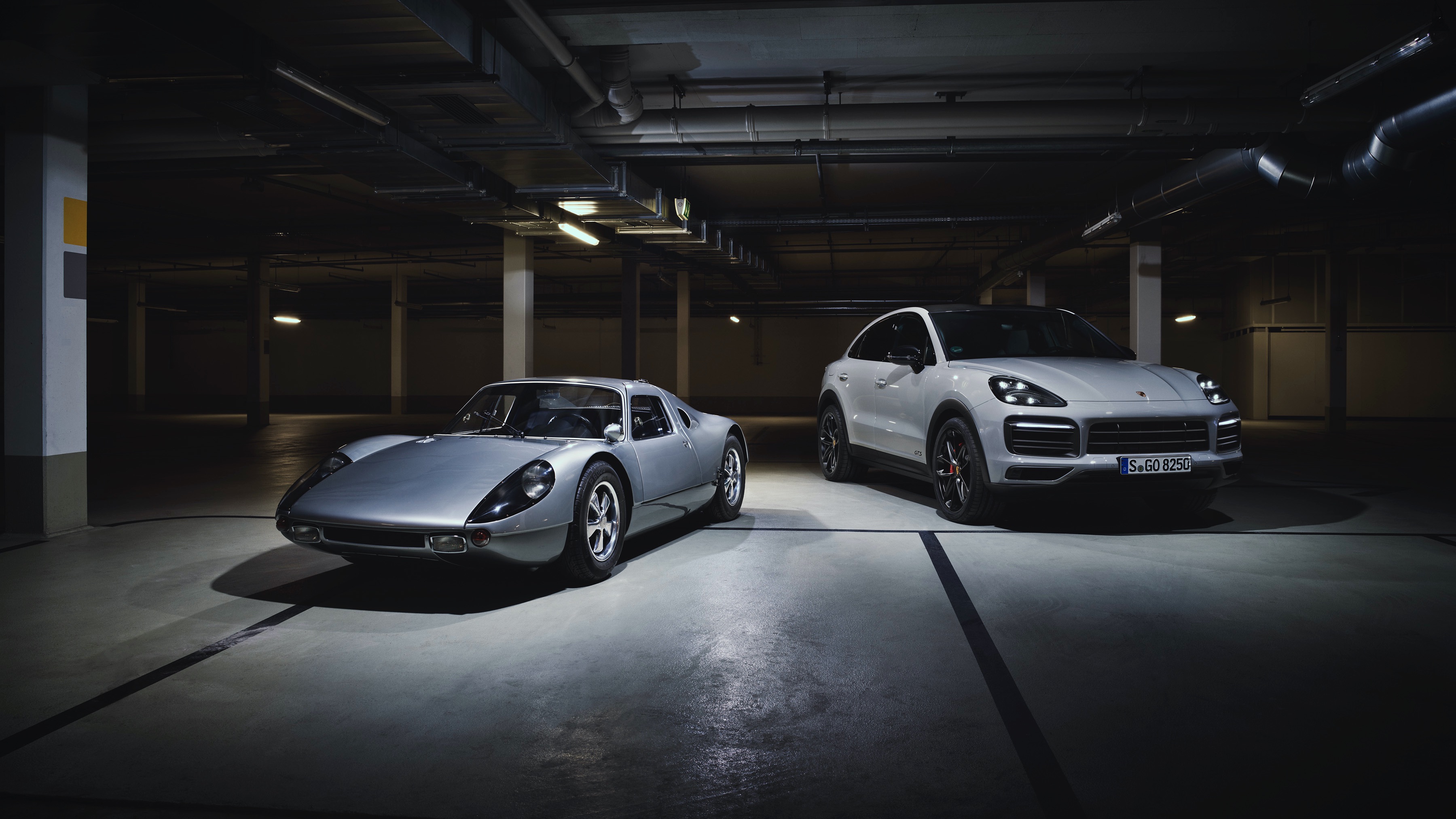 904 Carrera GTS and Porsche Cayenne side-by-side