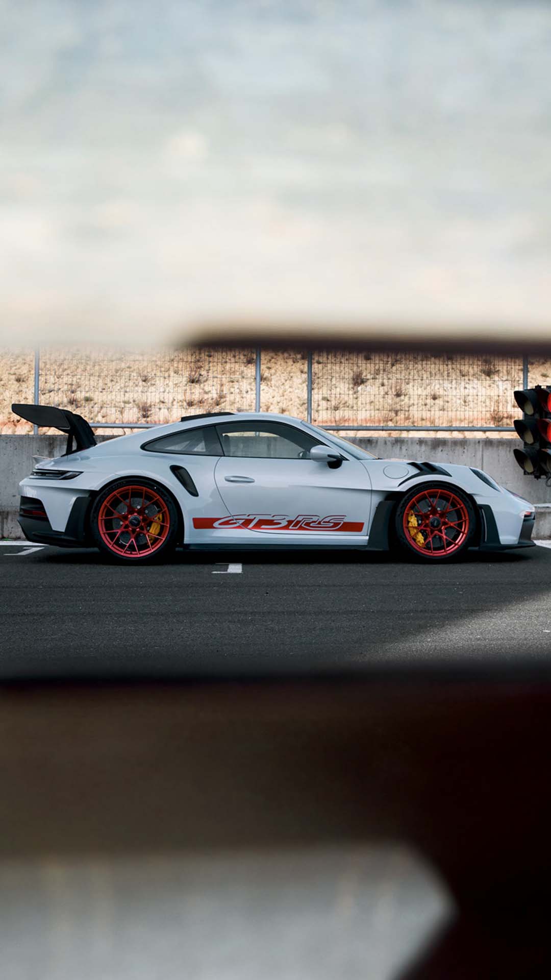 Porsche 911 GT3 RS side view racetrack wallpaper mobile 4