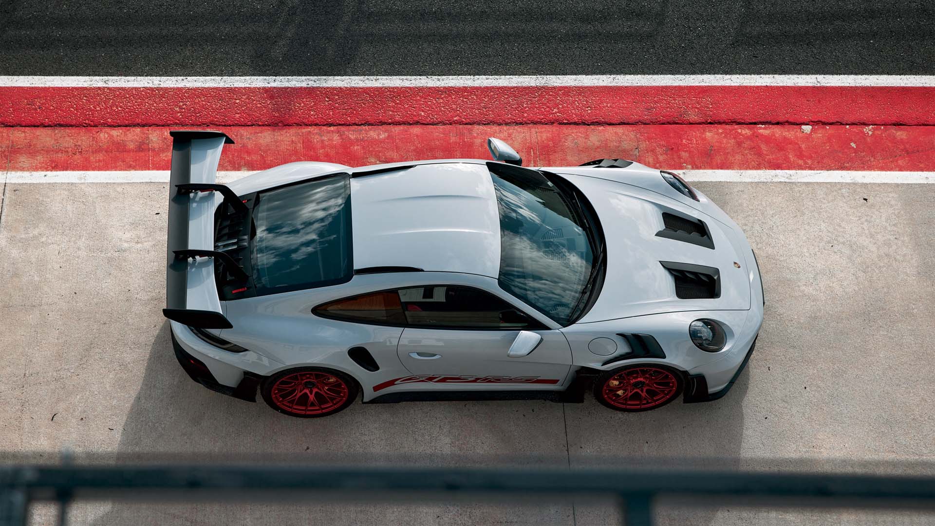 Porsche 911 GT3 RS top view racetrack wallpaper desktop 11