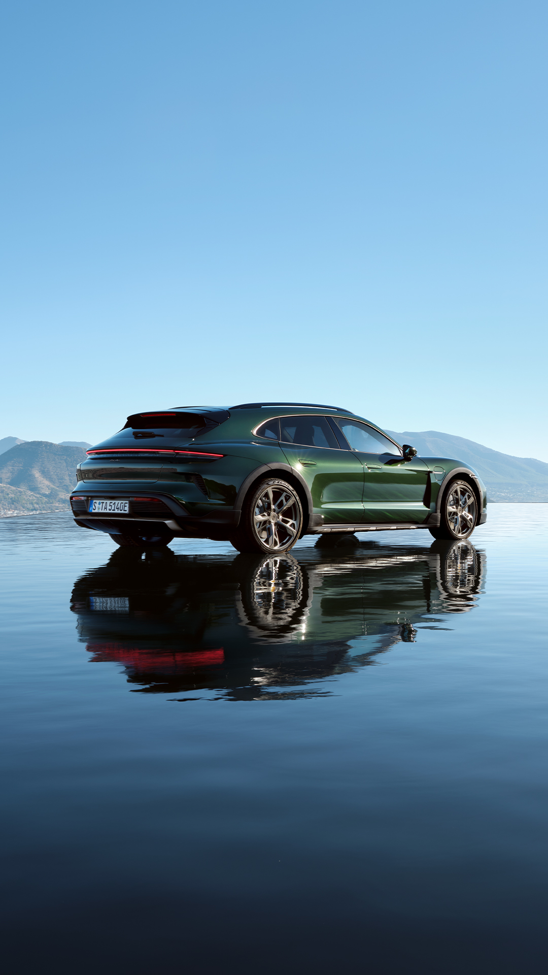 Porsche Taycan Cross Turismo mobile 1