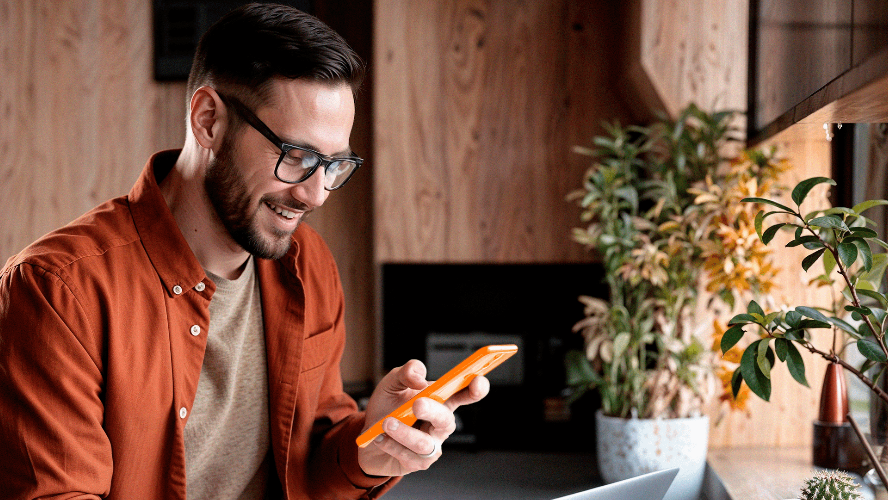  Te explicamos las diferencias y las razones para considerar una tarjeta de crédito digital.