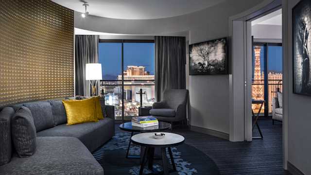 las vegas luxury hotel | terrace one bedroom fountain view | the