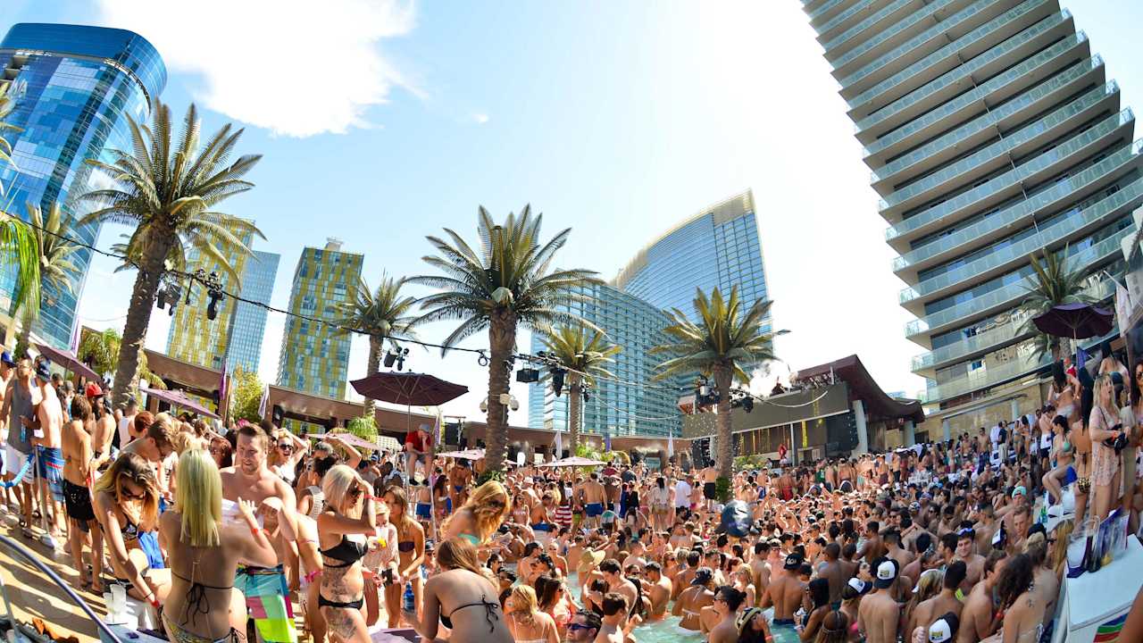 Las Vegas Luxury Hotel Pool District The Cosmopolitan las-vegas-luxury-hotel-pool-district-the-cosmopolitan