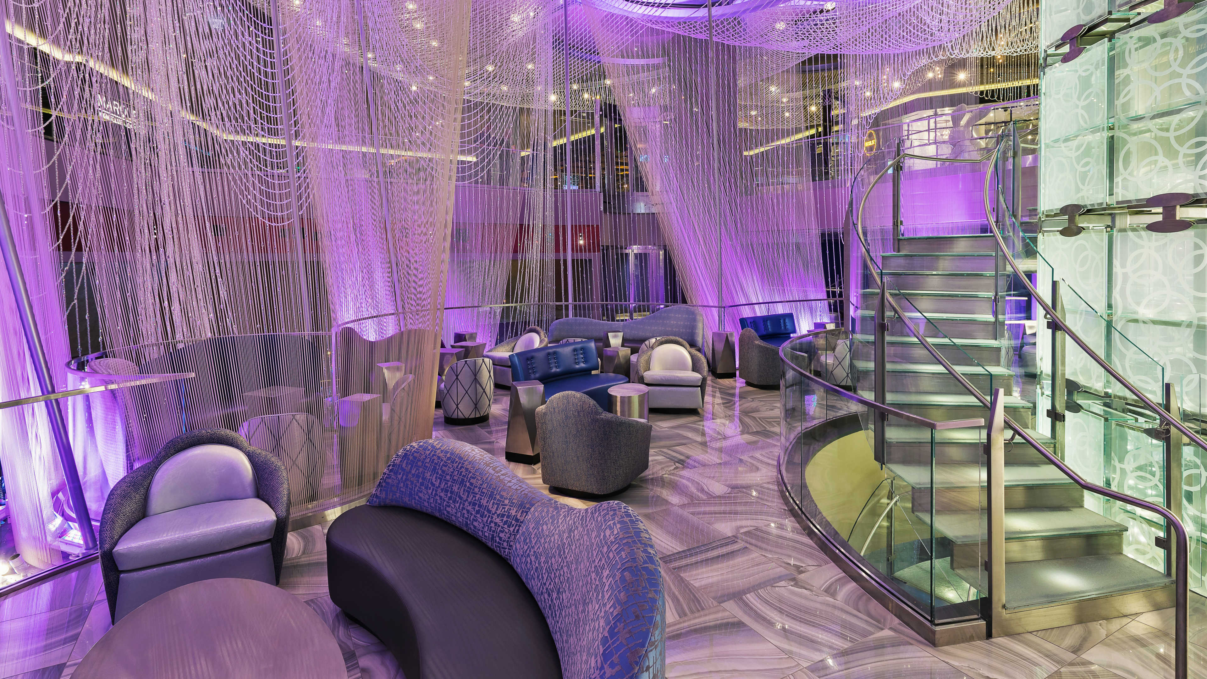 Las Vegas Luxury Hotel | The Chandelier | The Cosmopolitan