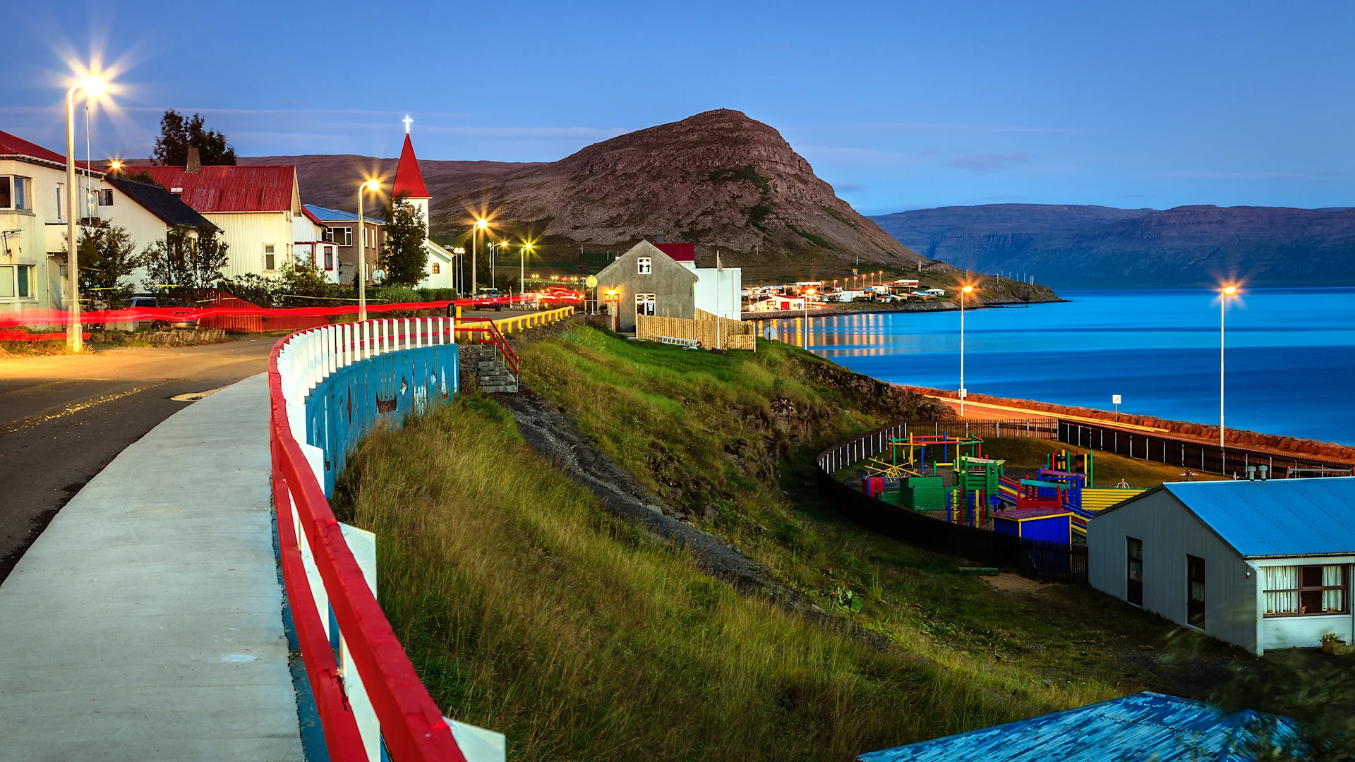 Umrundung Islands und Fjorde von OstGrönland HX Hurtigruten
