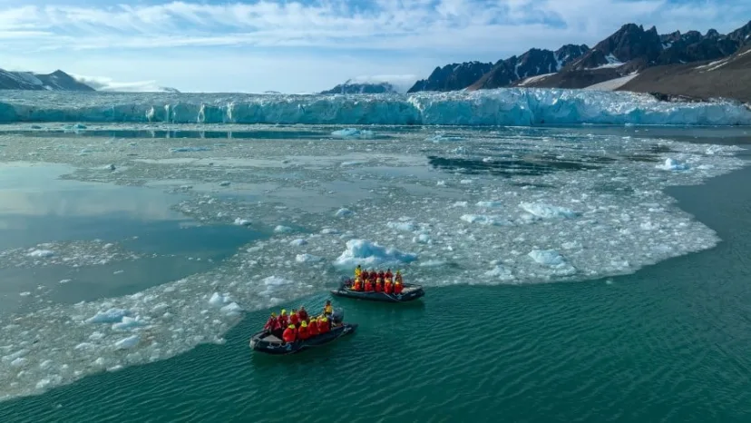 Umrundung von Spitzbergen: Die ultimative Expedition | Mit verlängertem Aufenthalt in Longyearbyen