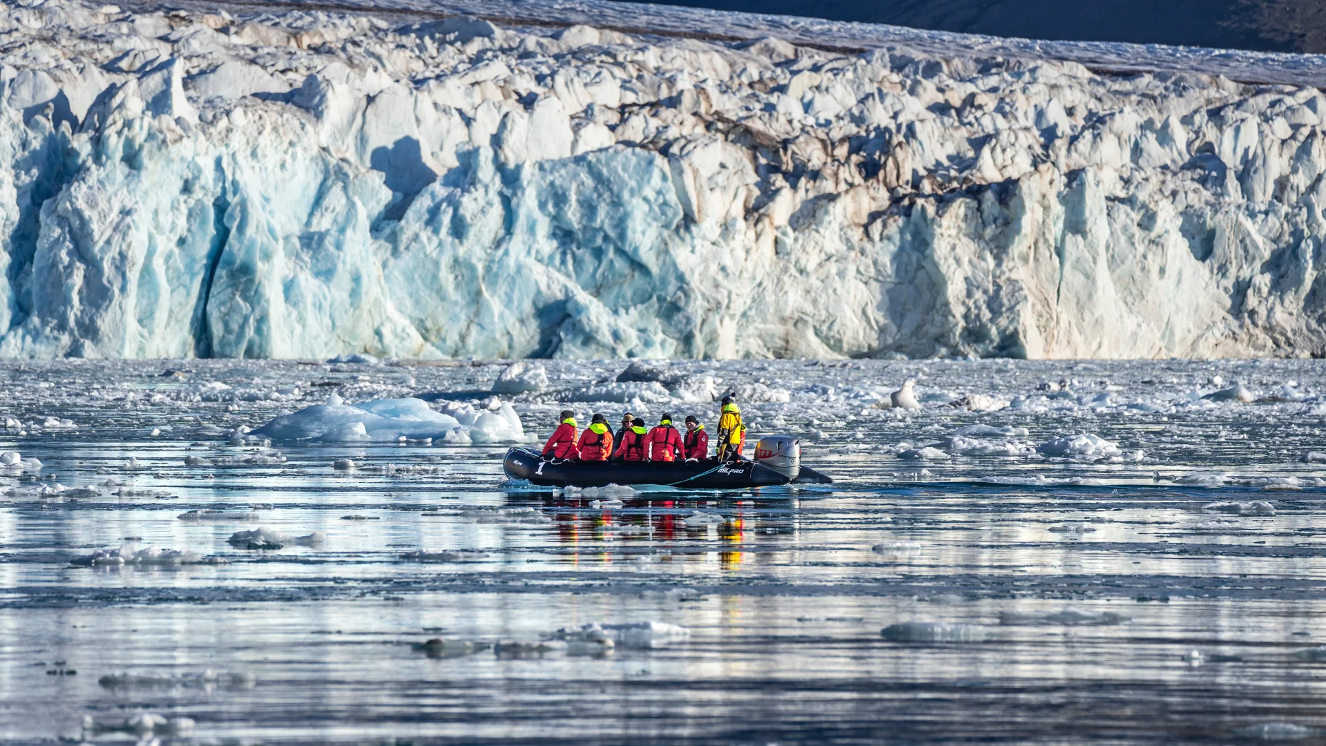 Svalbard om våren: Solen vender tilbake | Med et utvidet opphold i Longyearbyen