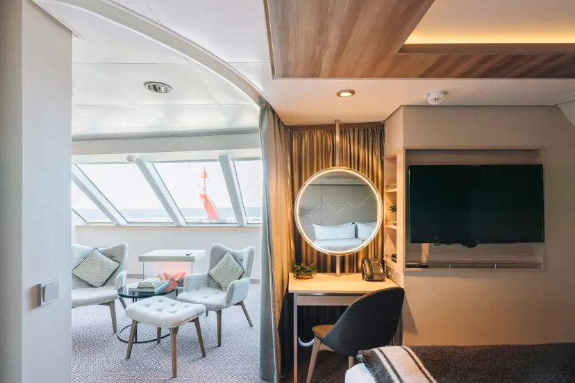 Living space in the corner suite (MF) onboard MS Fridtjof Nansen. Credit: Clara Tuma