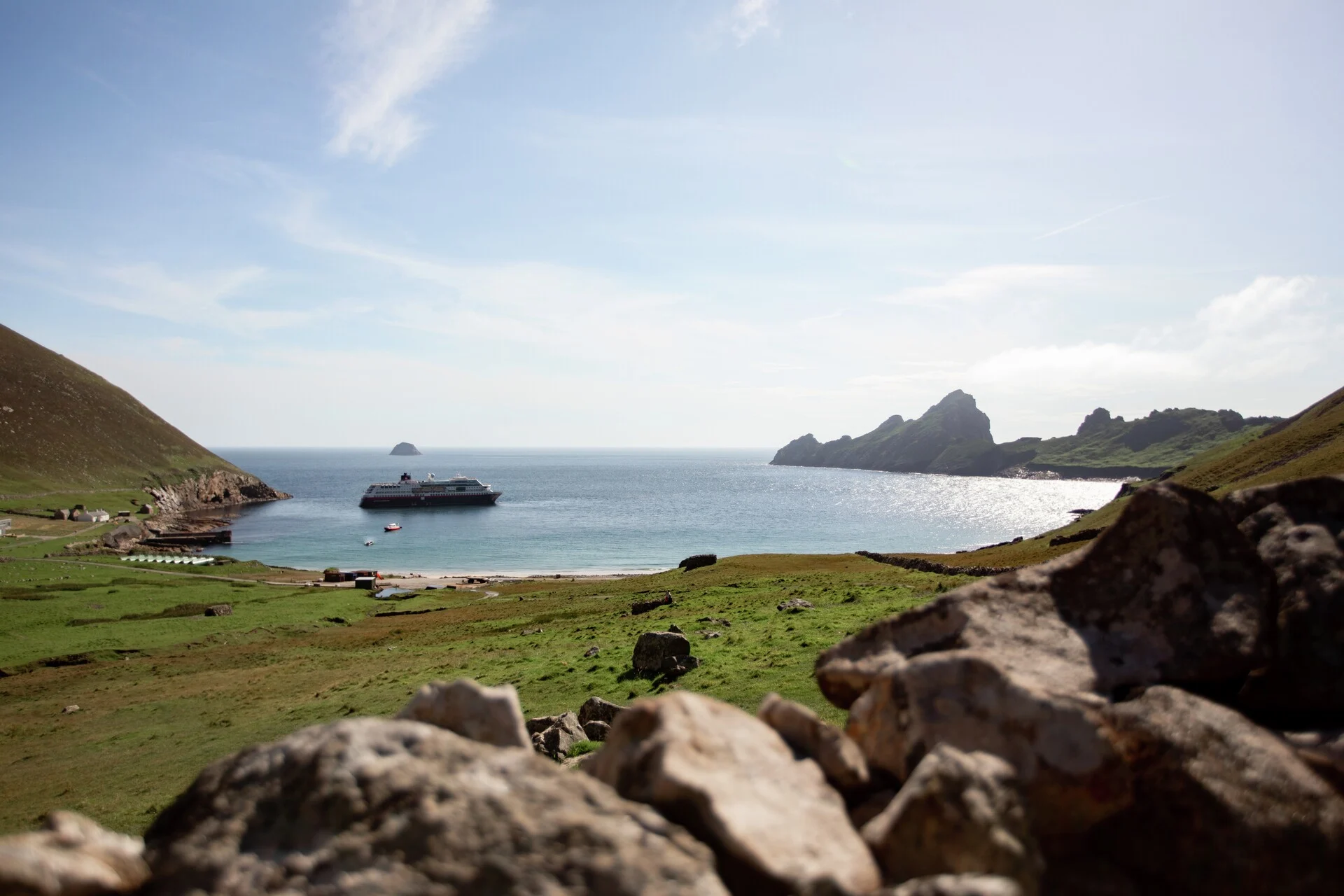 MS Maud docked in St. Kilda, Scotland, British Isles. Photo: Tom Woodstock / Ultrasharp