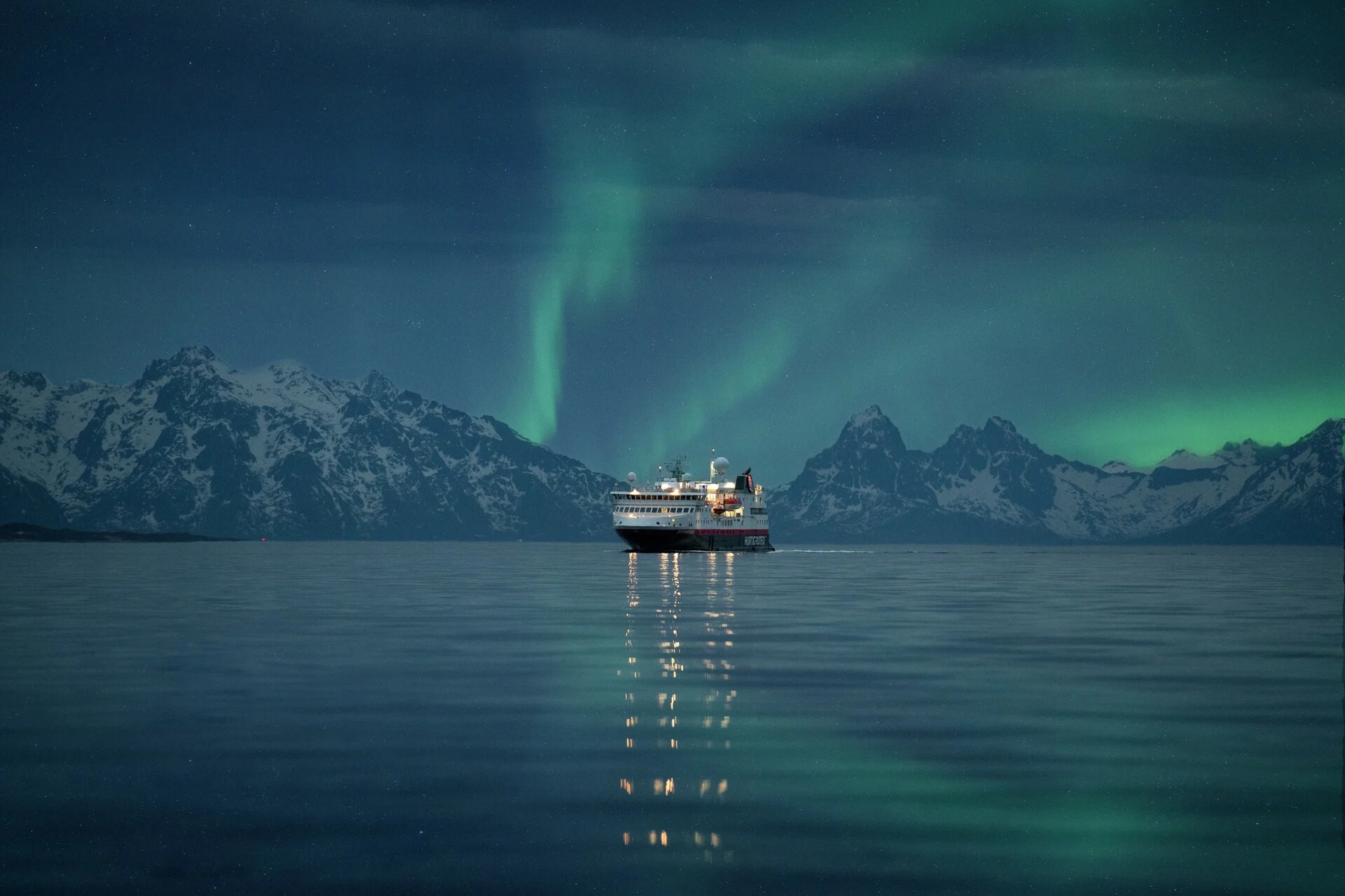 Arktisches Norwegen – Expedition unter magischem Nordlicht  