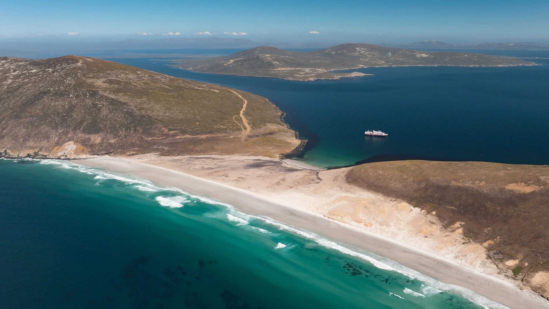 A traveller's guide to the Falkland Islands 