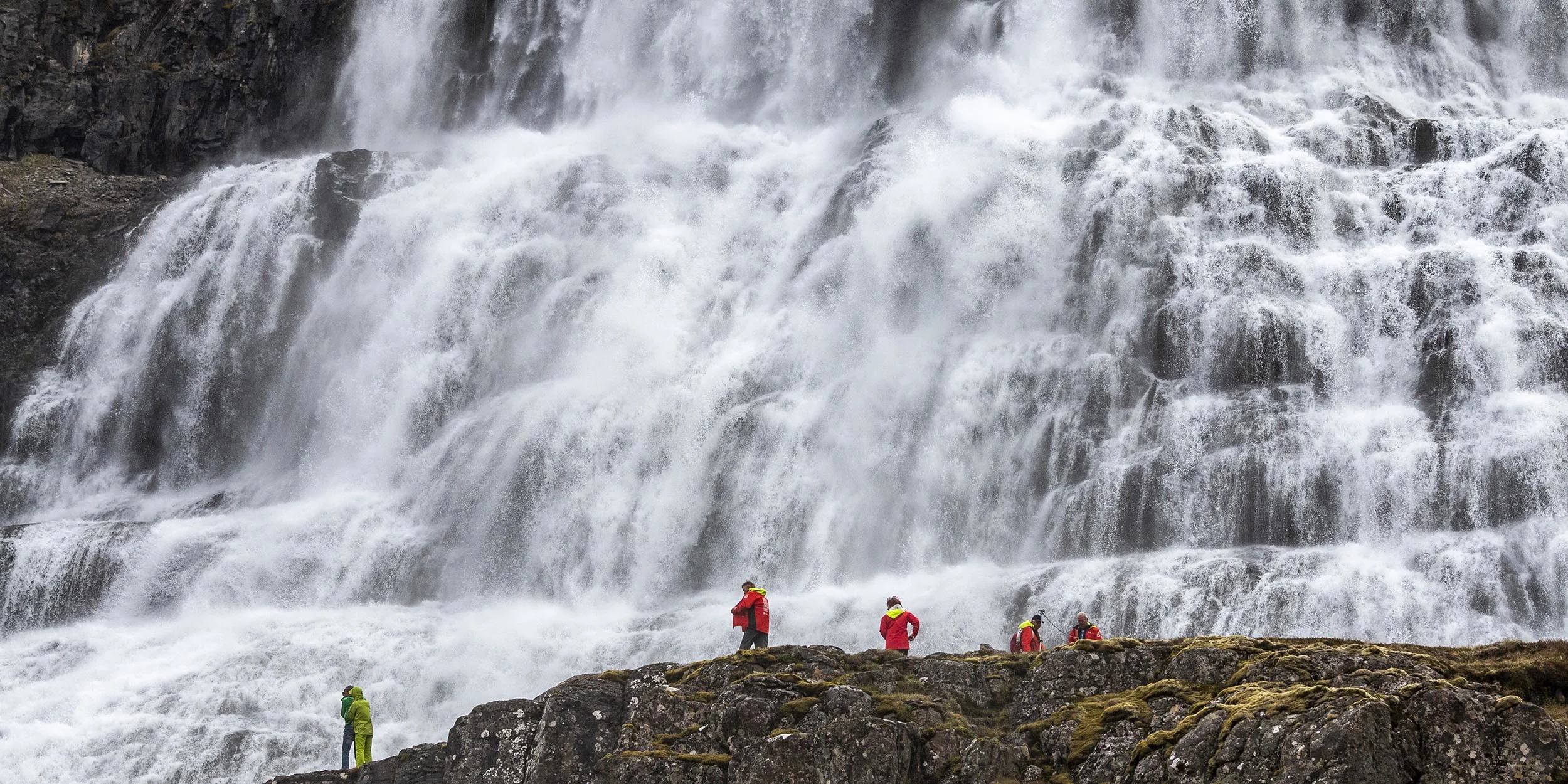 day-3-majestetiske-fossen-dynjandi-24629andrea-klaussner_2500x1250.jpg