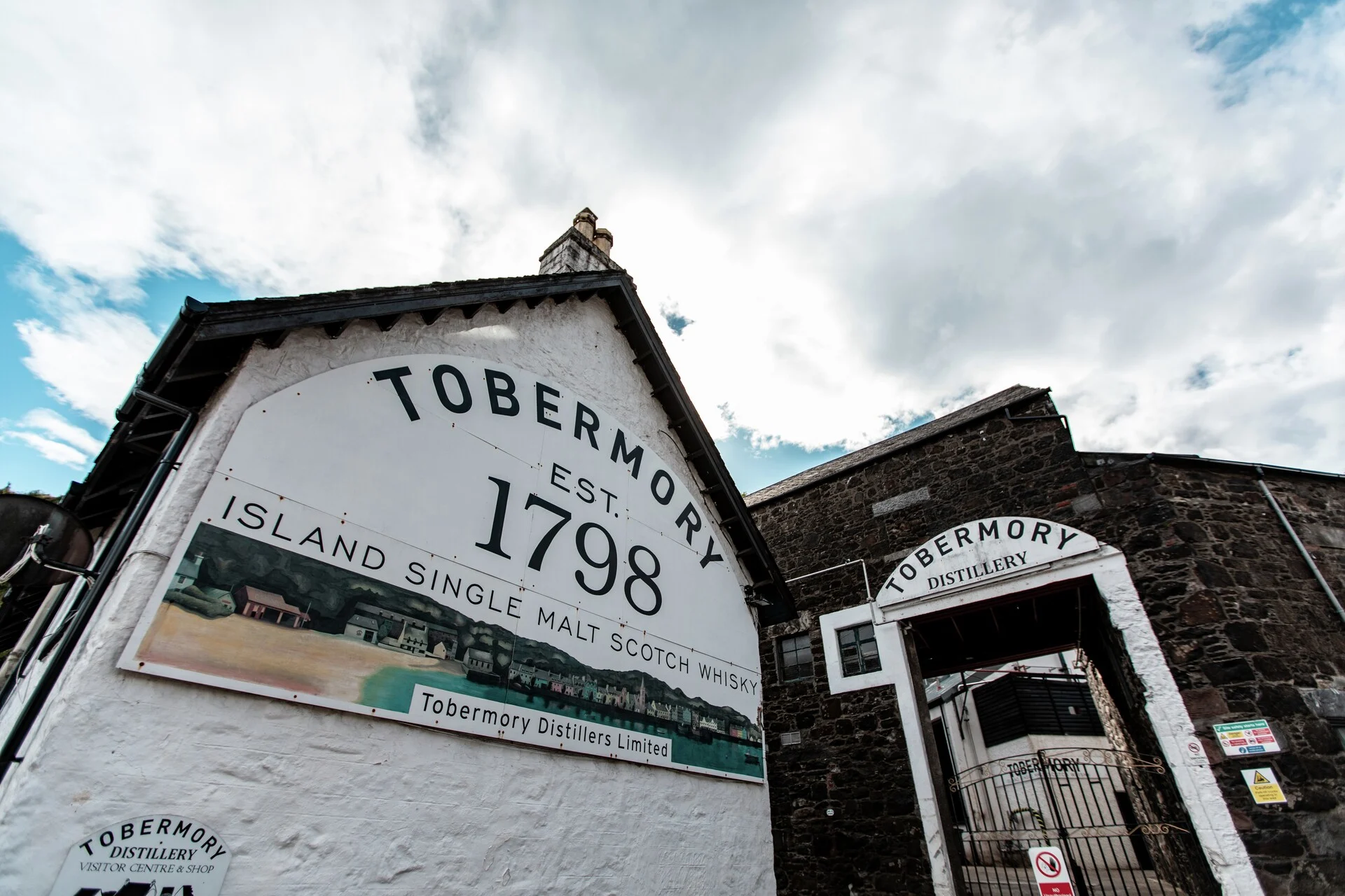 Tobermory Distillery on the Isle of Mull, Scotland. Photo: Tom Woodstock / Ultrasharp