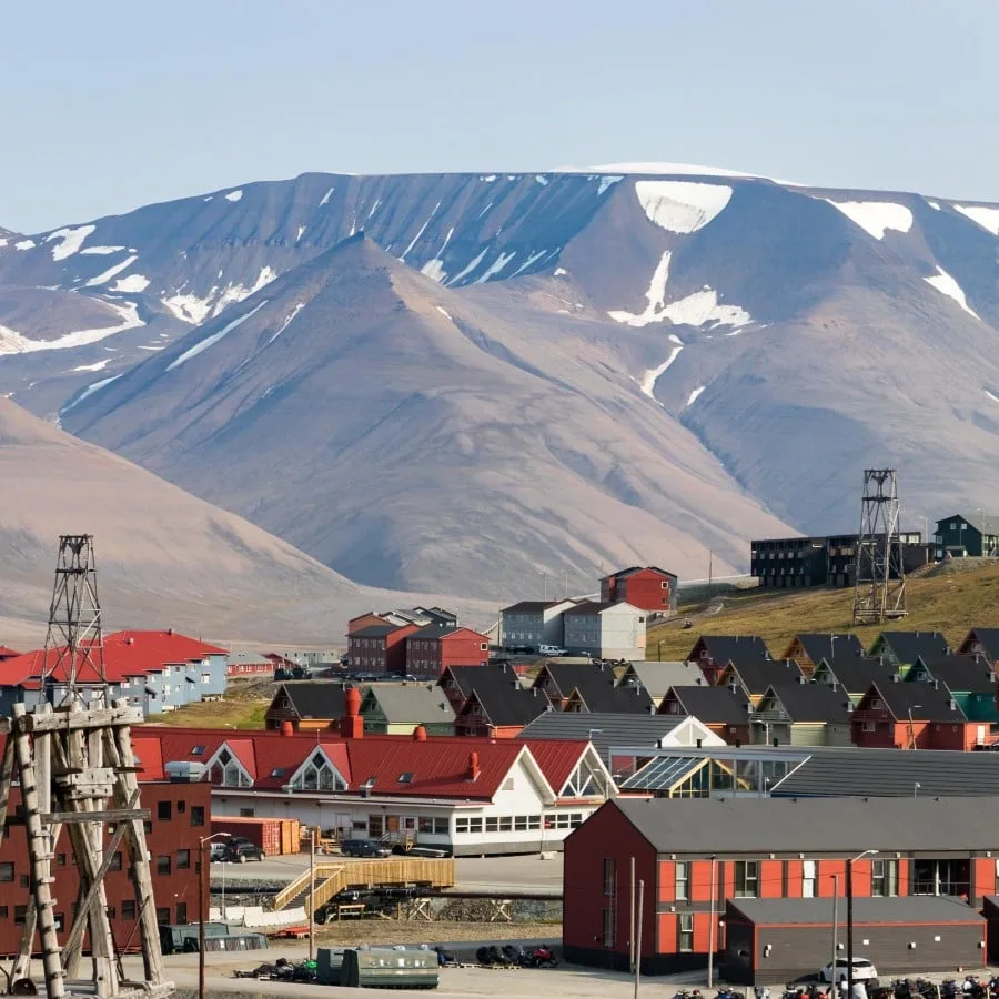 longyearbyen-svalbard-hgr-142155-foto_shutterstock_jpg.jpg