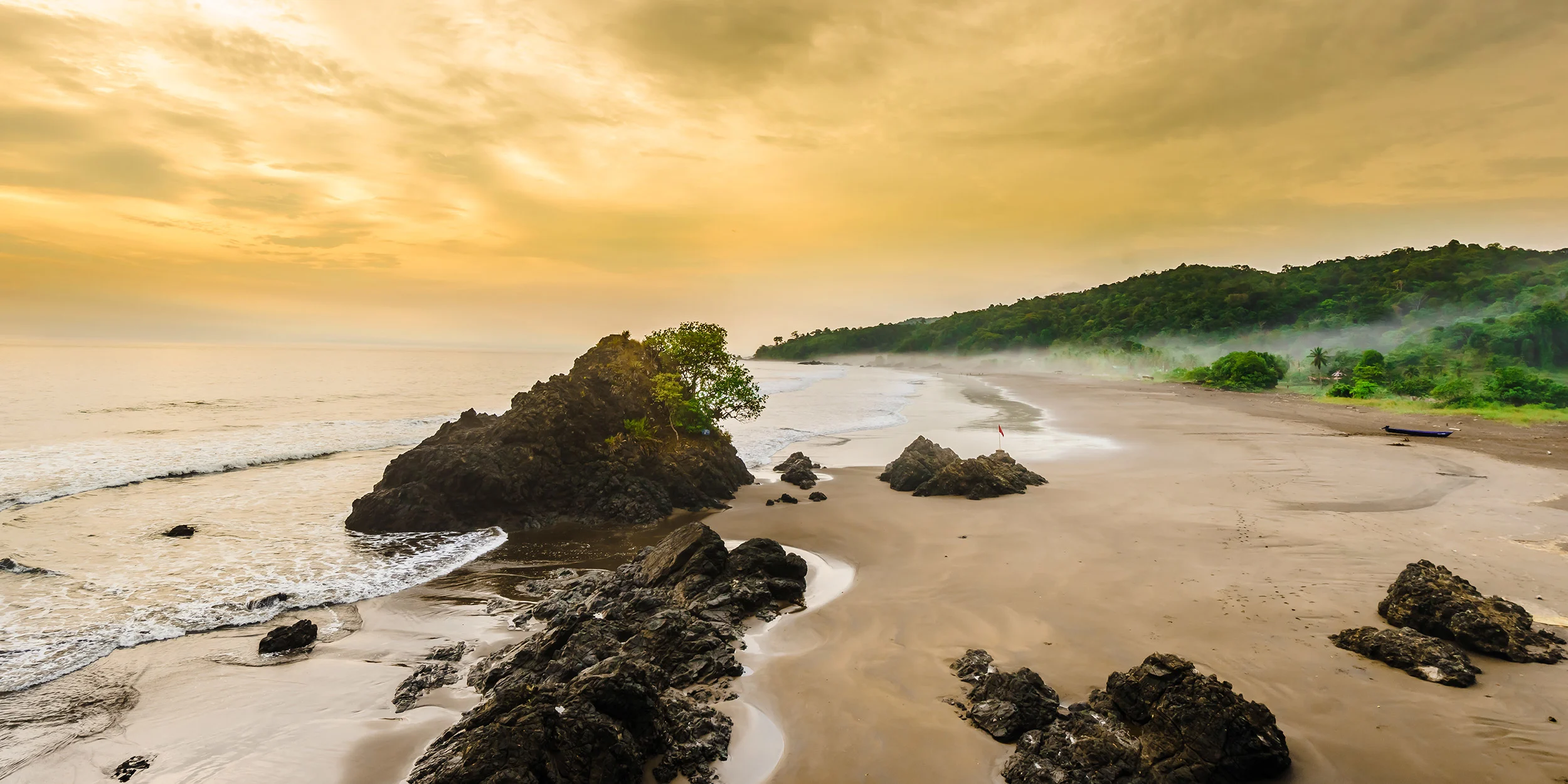 day-4_bahia-solano_colombia_beautiful-beaches-and-a-lush-jungle_shutterstock.jpg