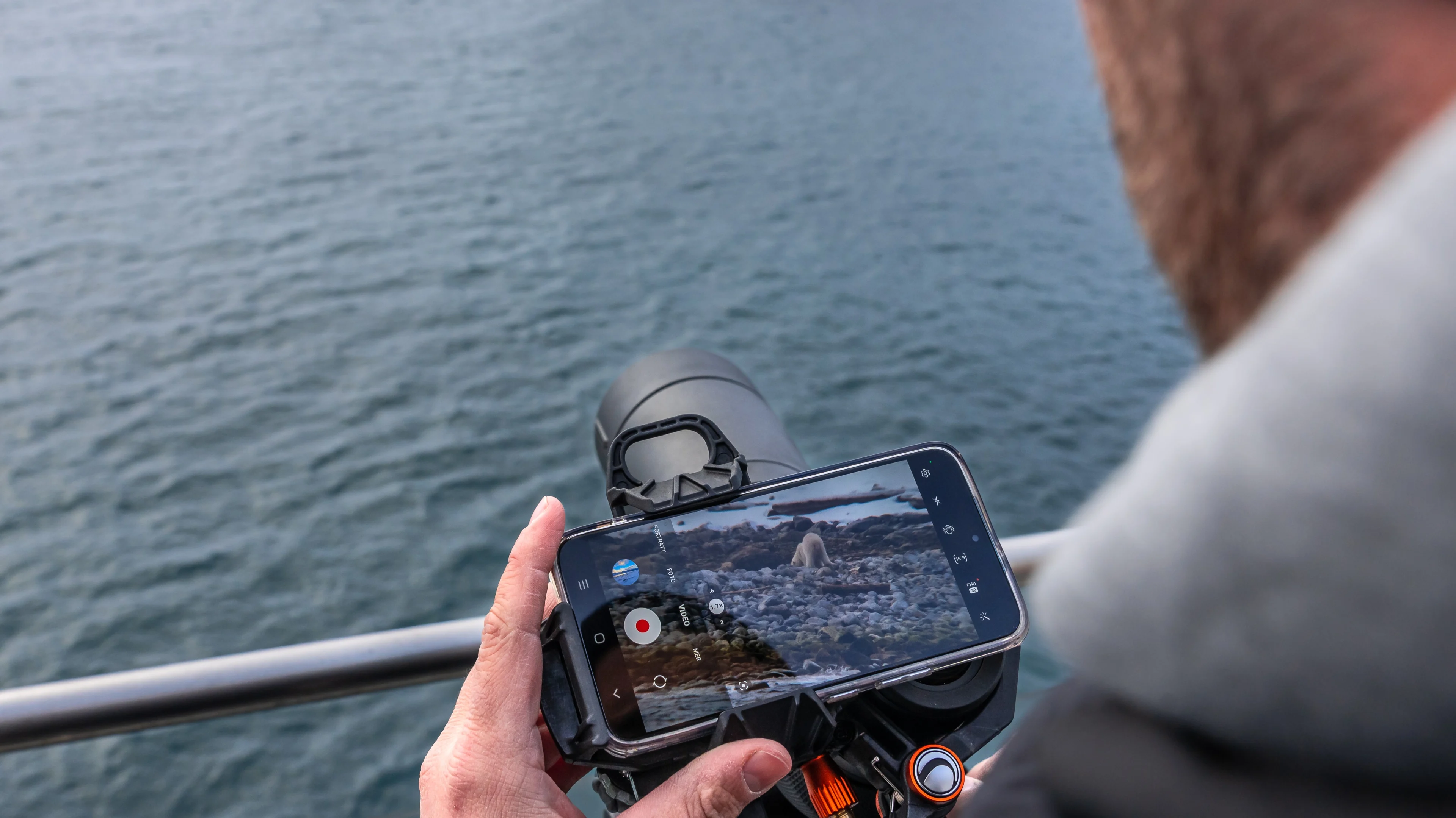 Photographing from on deck in Raudfjord, Svalbard. Photo: Jan Hvizdal