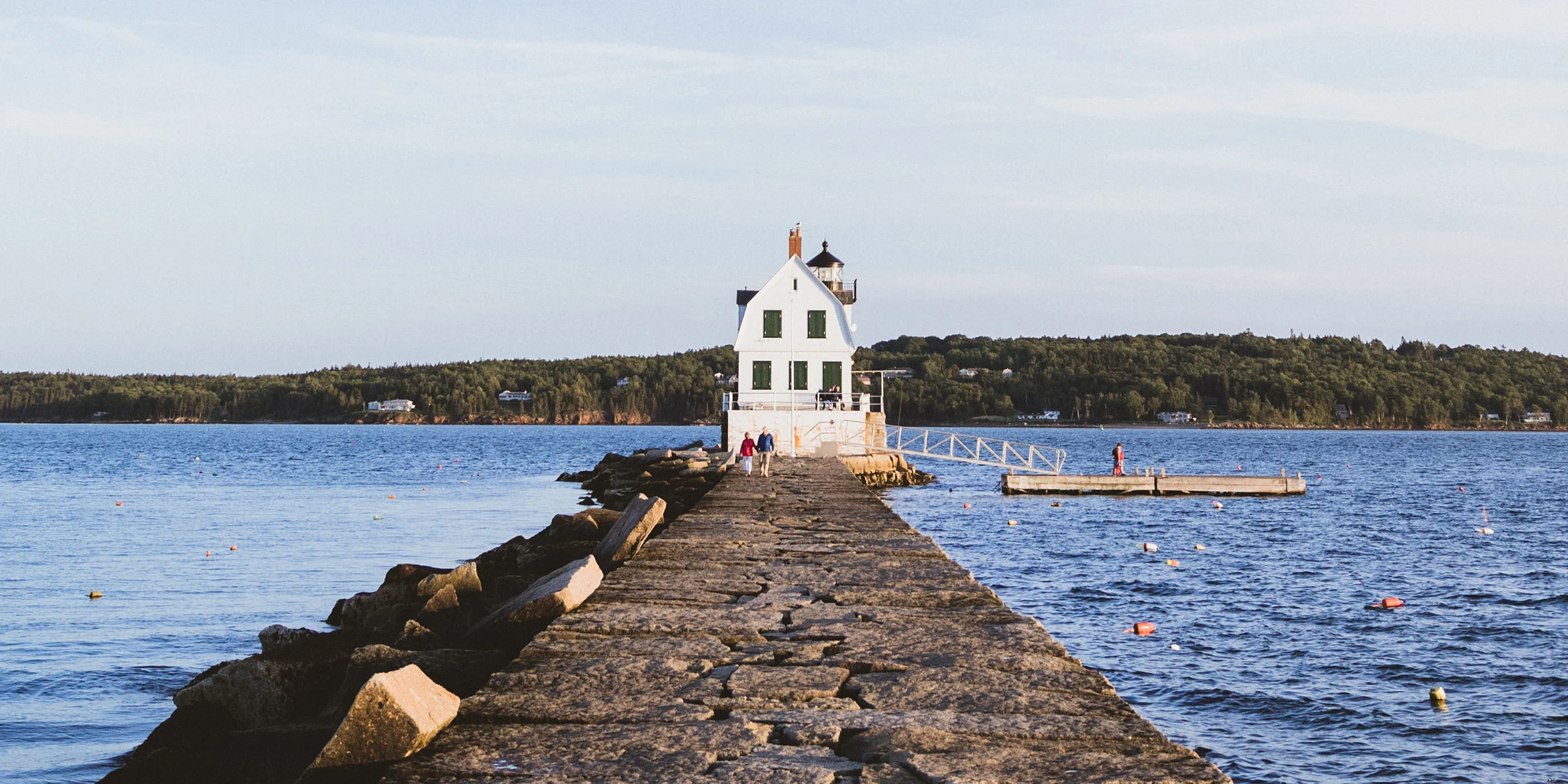 incl-rkd1-breakwater_lighthouse-rocklandkarl_magnuson-unsplash_2500x1250.jpg