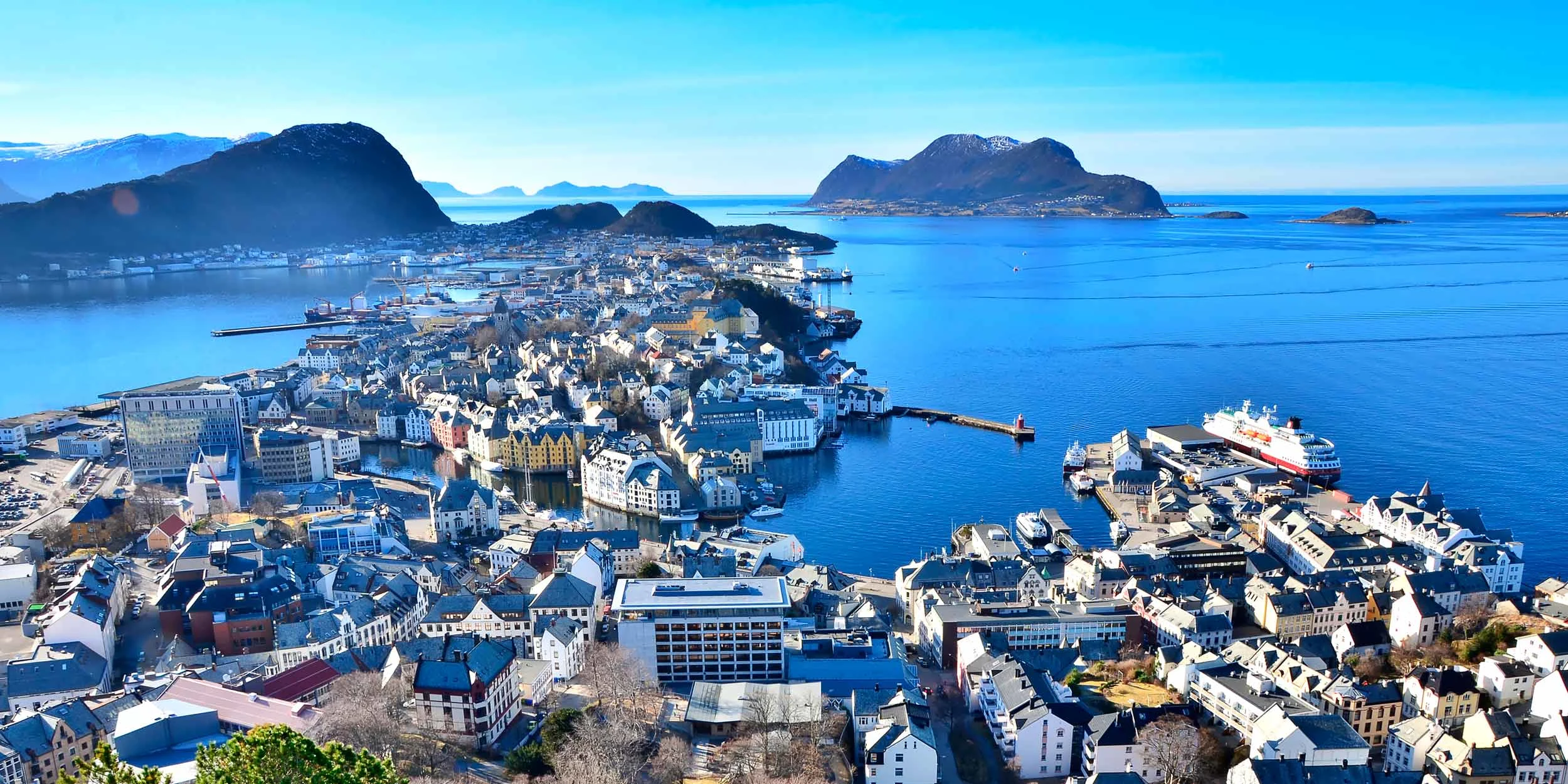 2500x1250_aalesund_port_by_laurence-plancke_guest-image.jpg