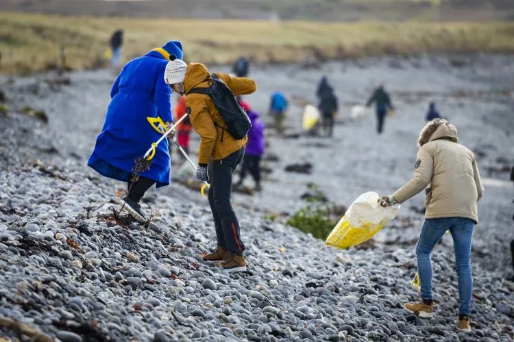 Isle of Man Beach Clean Up | HX Hurtigruten Expeditions UK