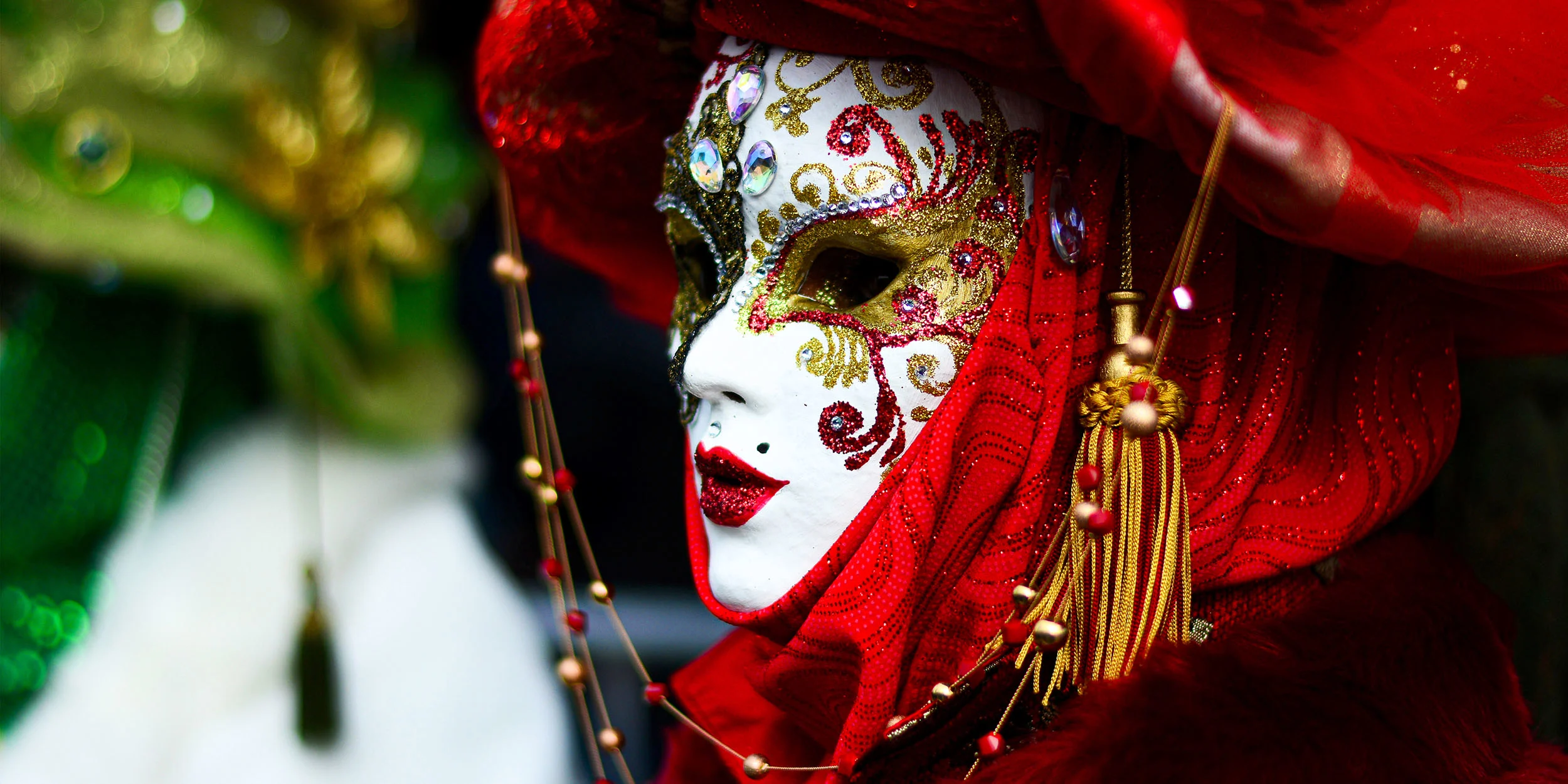 carneval_tenerifeshutterstock_2500x1250.jpg