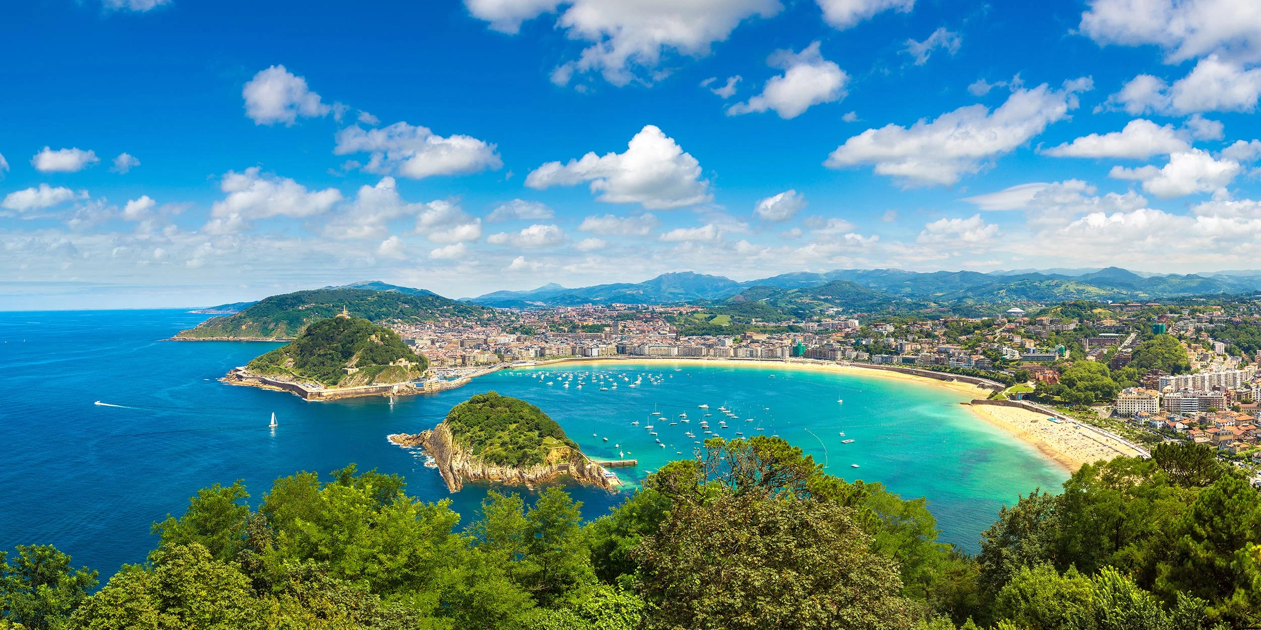 day-5_san-sebastian_spain_arial-view_of-the-beautiful-playa-de-la-concha-and-the-city-of-san-sebastian_shutterstock.jpg