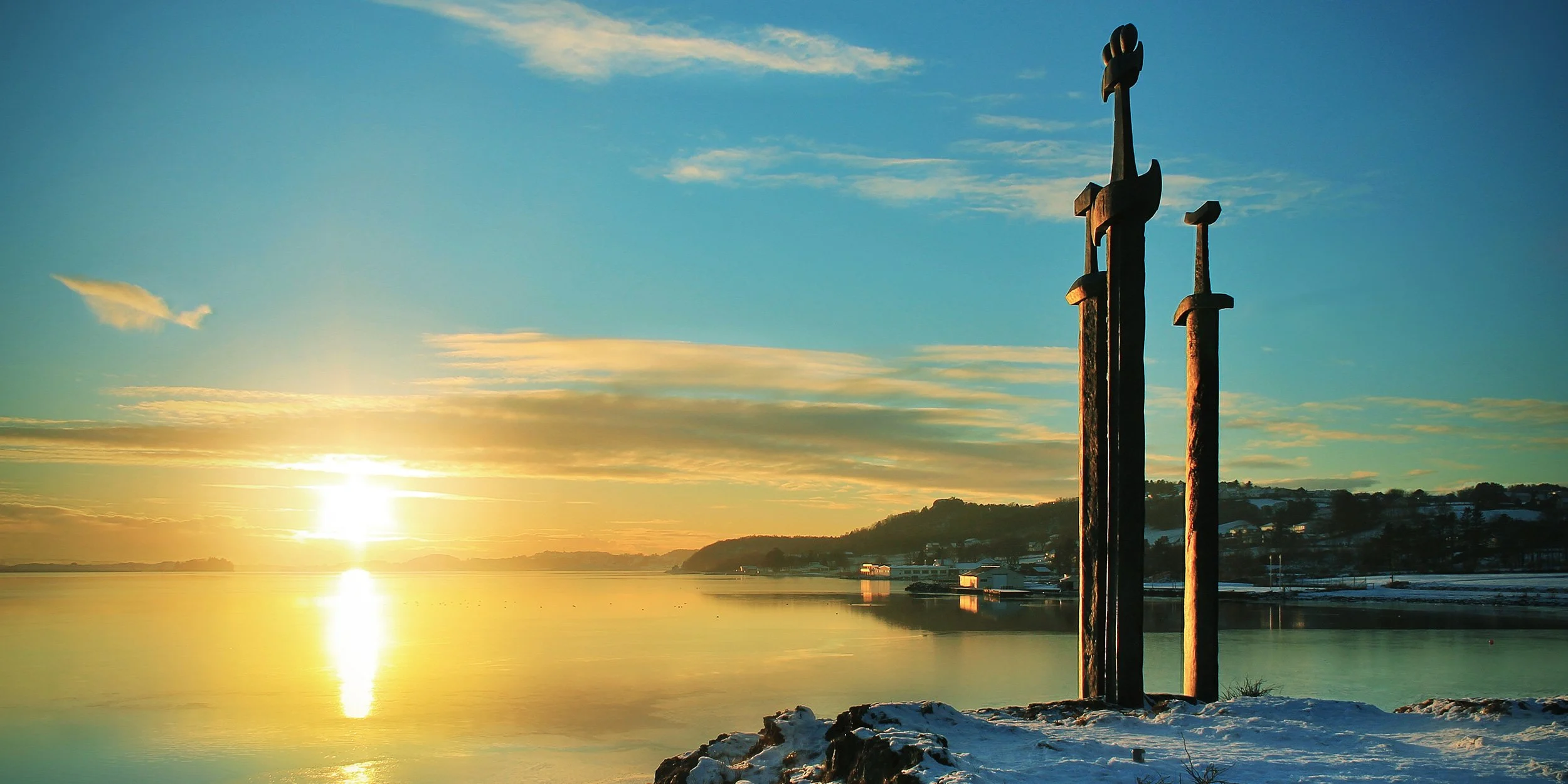 day-13_stavanger_swords-to-remine-about-the-battle-of-hafrsfjord_1_shutterstock.jpg