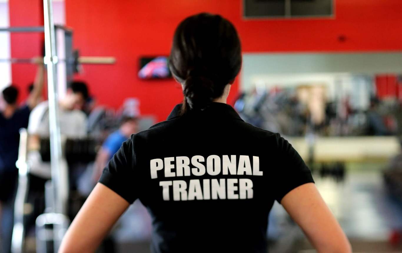 Spot A Bad Personal Trainer: 15 Red Flags & Questions To Ask | Lipstick ...