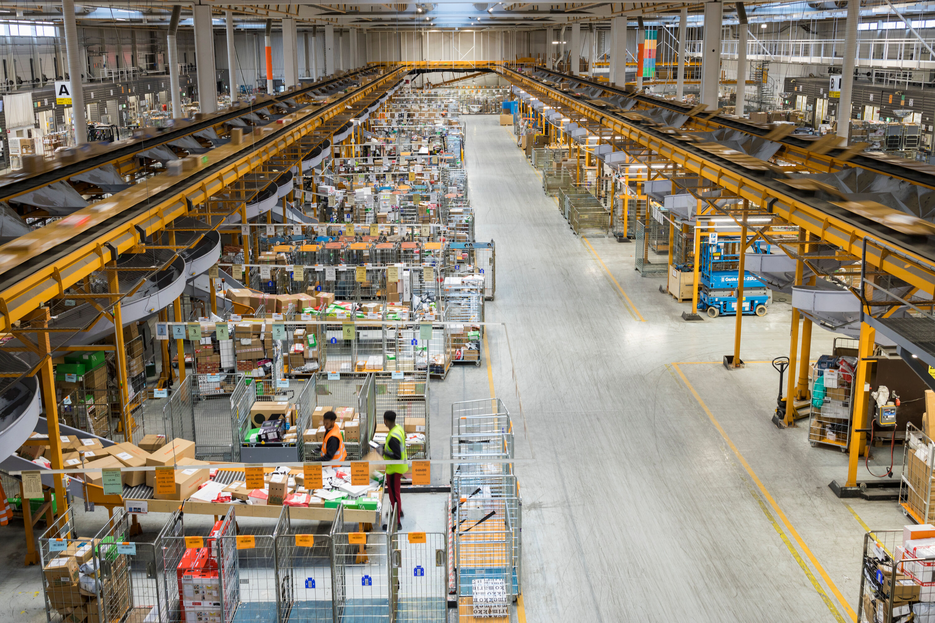 Posti ennustaa loppuvuodelle ennätyksellistä pakettisesonkia: Yli 100 paikkakunnalla käynnistyvät lauantaitoimitukset (PÄIVITETTY 1.10. klo 12)