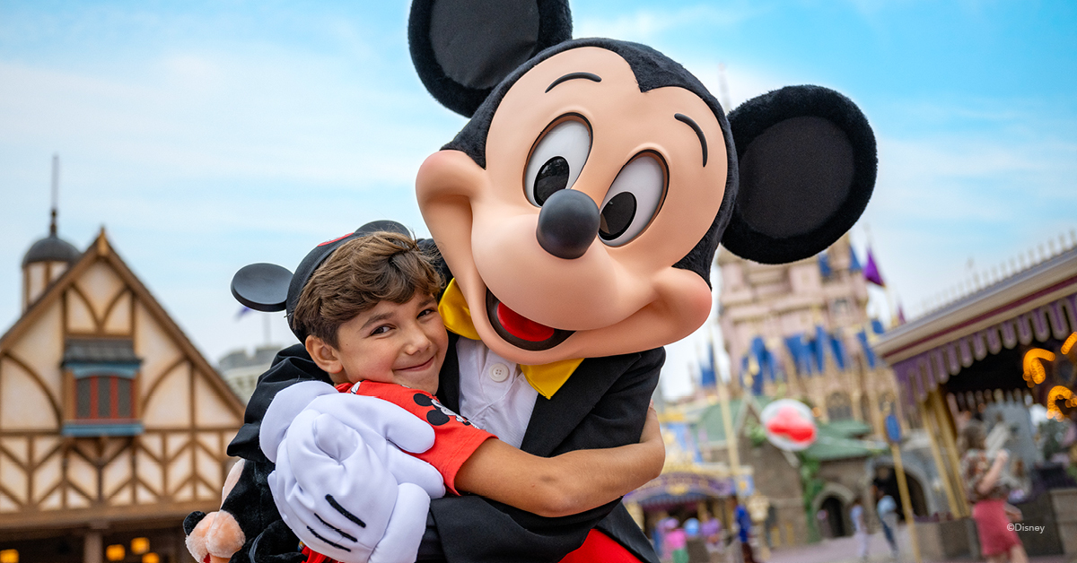 WDW FY23 Disney Thrills Mickey Hug Image Asset