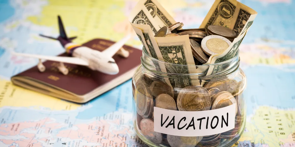 10 Tips to Save on Vacation