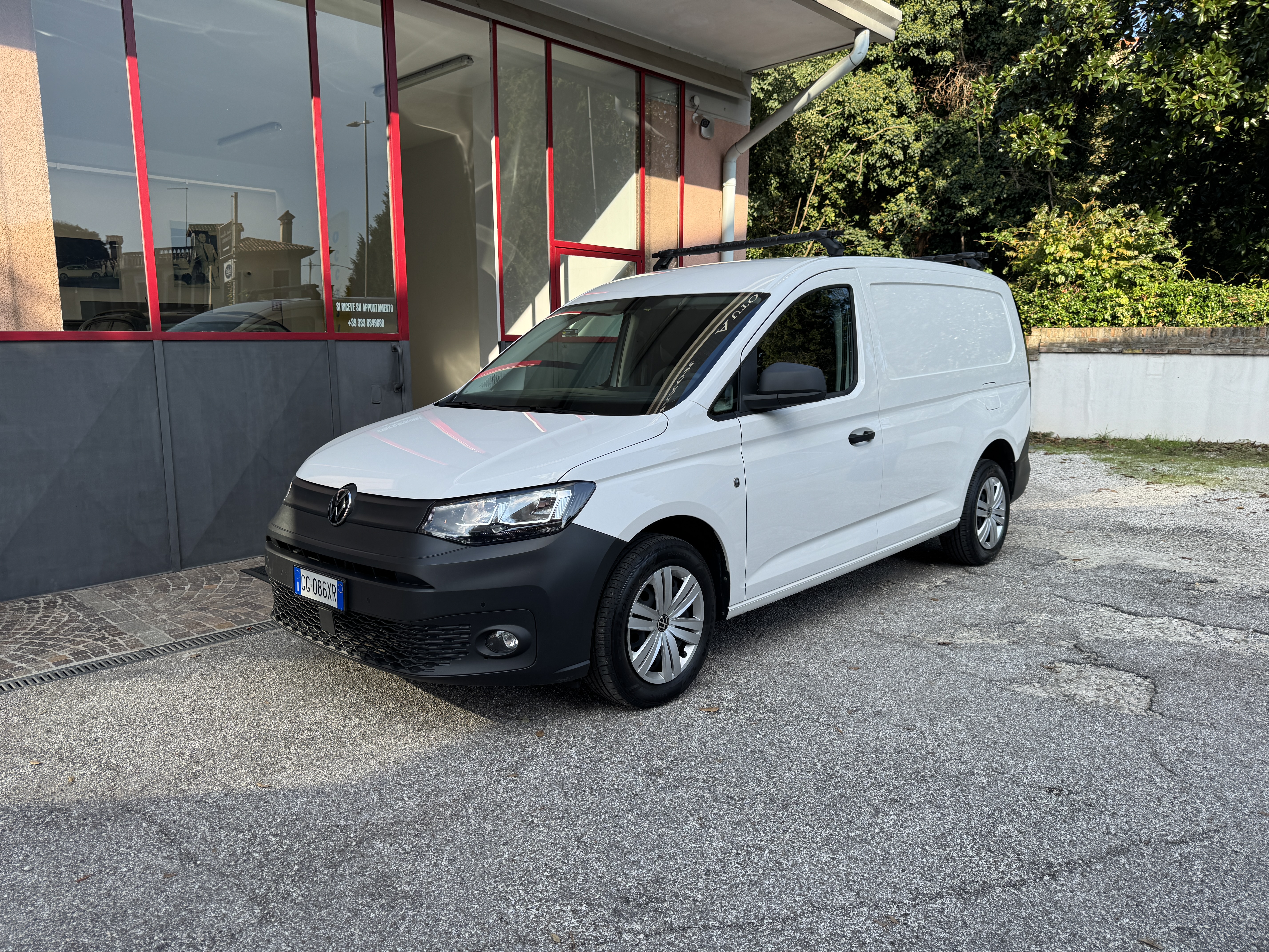 VOLKSWAGEN CADDY MAXI 2.0 TDI 102 CV    - Copertina