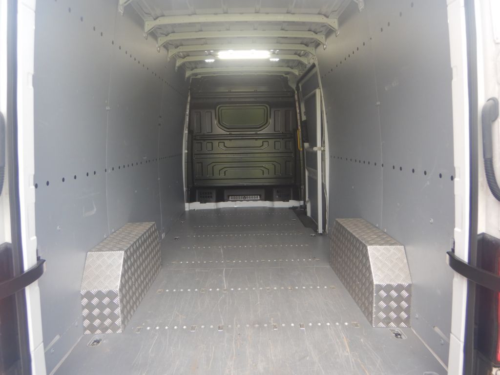 VOLKSWAGEN CRAFTER 35 2.0 TDI 140CV PL-TA Furgone Business - 3