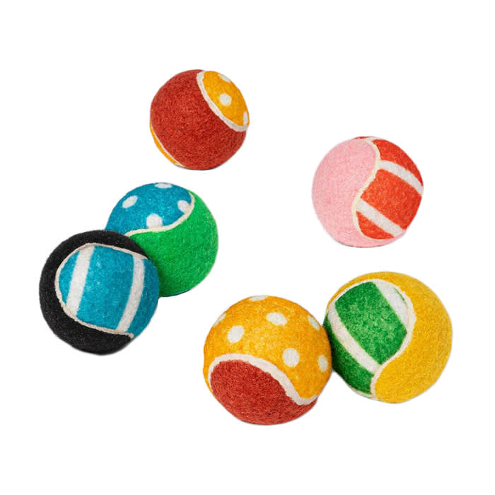 Target tennis ball