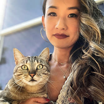 writer helin jung and cat