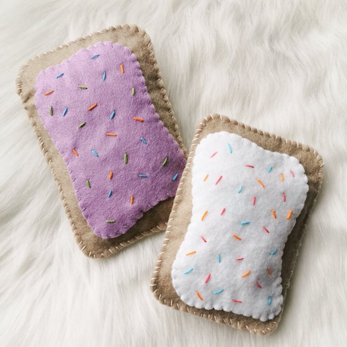 Catnip Toaster Pastry Cat Toy