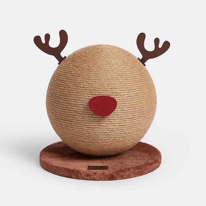 Vetreska reindeer scratching ball