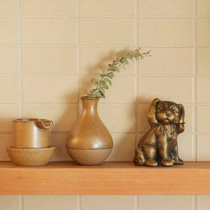 Lighter caddy in the shape of Seth Rogen's dog Zelda