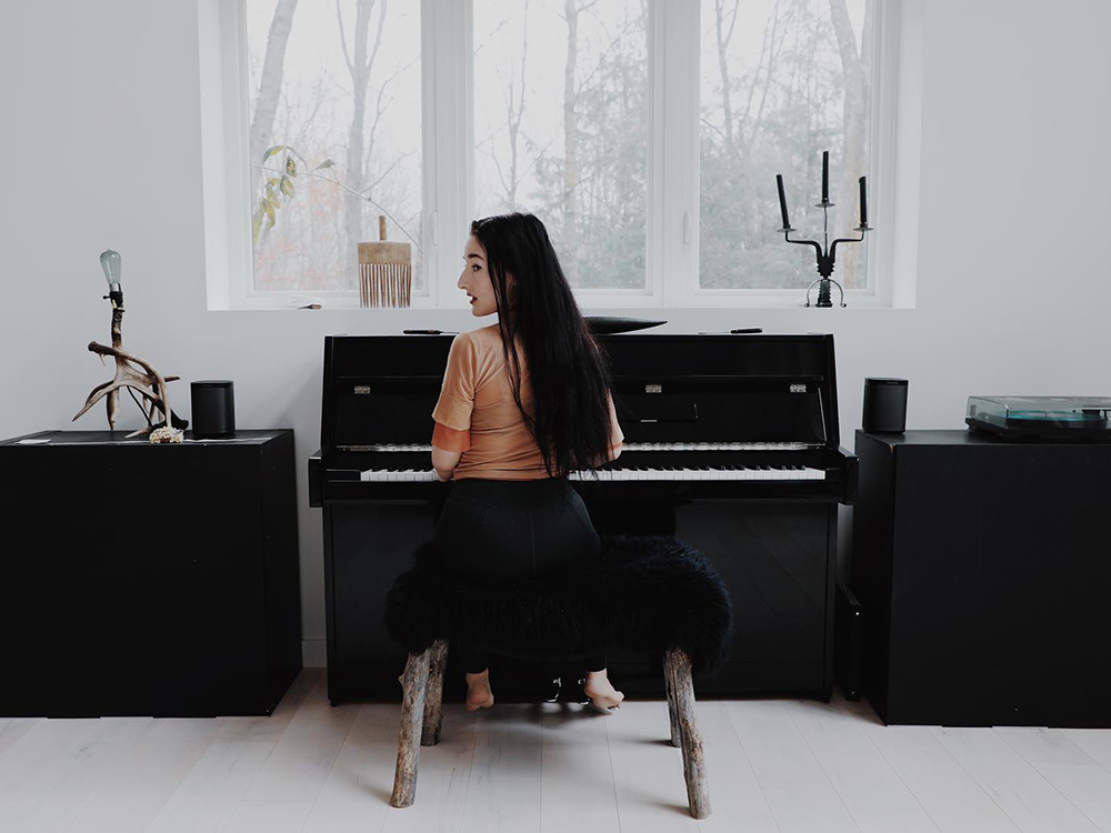 Zola Jesus at the piano