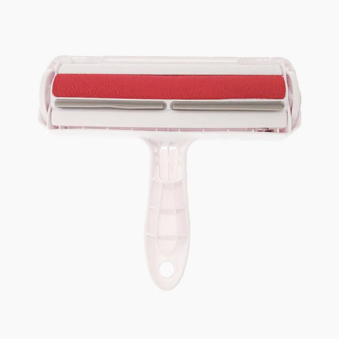 chom chom hair roller in white and red