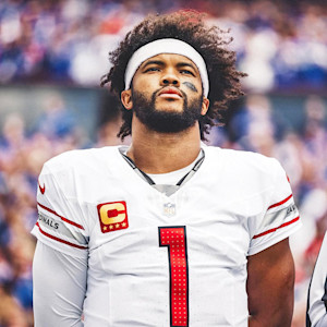 Cardinals’ Kyler Murray Apologizes for Wearing Michael Vick Jersey for Photoshoot with Dog.