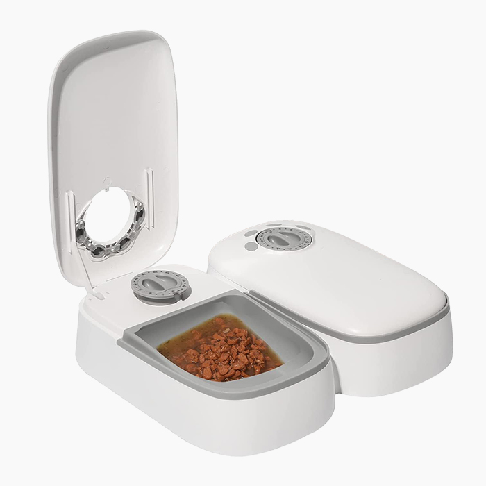 the flip top feeder in white