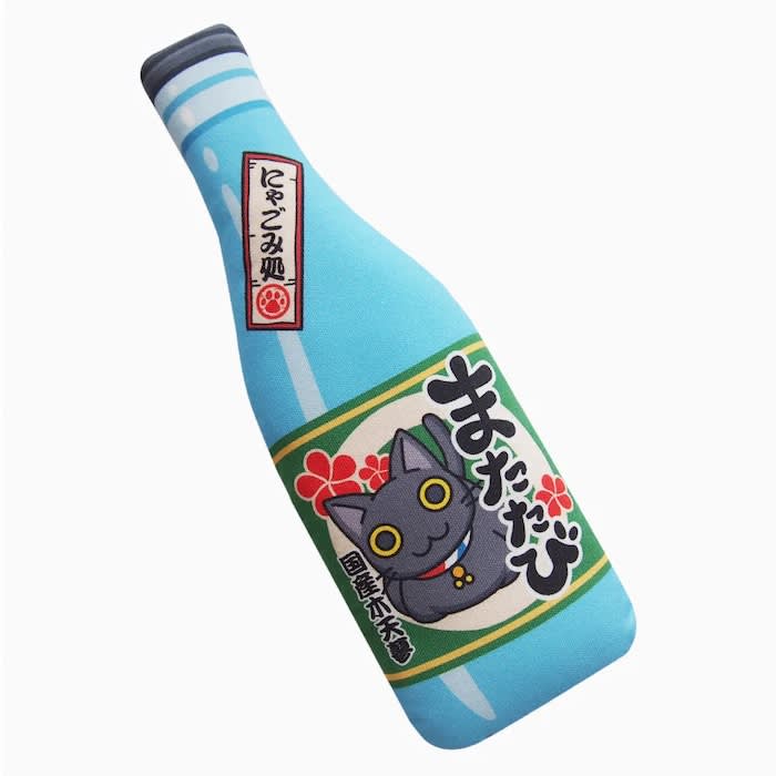 Nyagomidokoro Sake Bottle Cat Toy with Silvervine