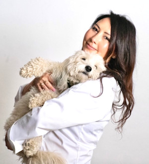 Caroline Artiss and her dog