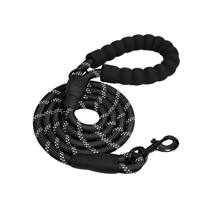 Taglory Rope Dog Leash With Padded Handle in black