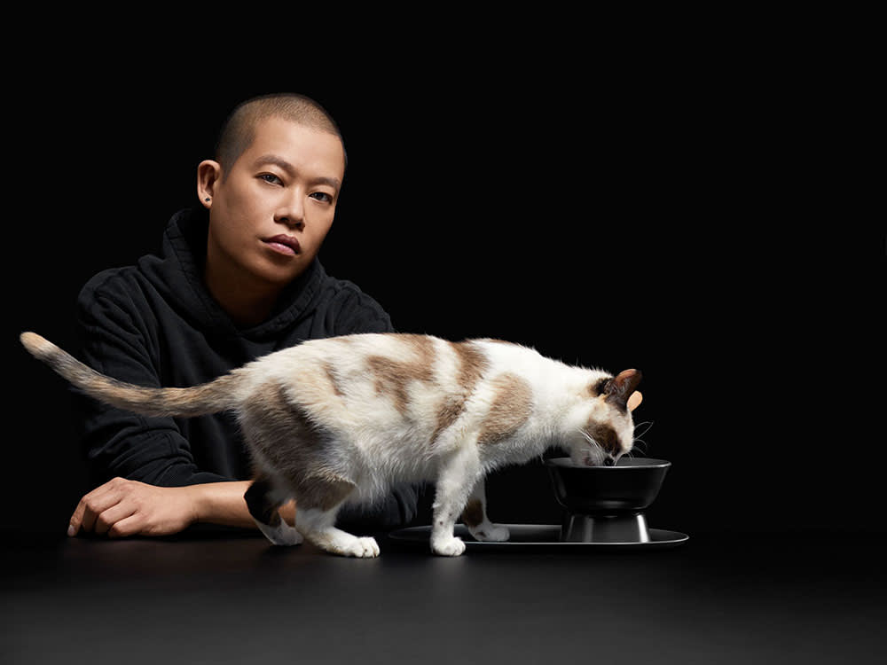 Jason Wu with cat 